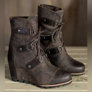 Women’s Sorel Joan of Arctic Wedge Mid Waterproof Leather Boots - size 7.5